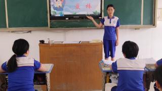 成武县开发区传盛小学开展“父爱如山 感恩相伴”主题班会活动