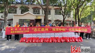 “志汇赵州·清凉护航”志愿服务为一线劳动者送清凉