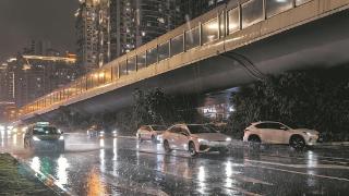暴雨袭城厦门多预警齐发 今天仍有暴雨