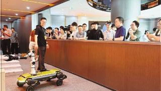 杭州钱塘区开了一家具身智能4S店 像买车一样买机器人