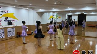 德州天衢新区长河街道德馨社区组织开展“舞动小脚丫”少儿拉丁舞公益课堂活动