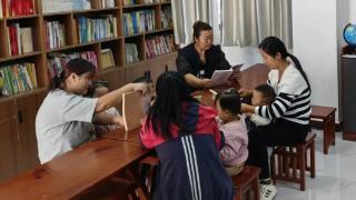 【社会主义核心价值观“五融入”文化社区】书香岳程:闲时品书香,邻里话家常