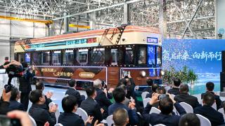 吉镜头丨全国首列氢能文旅列车“氢春号”正式下线