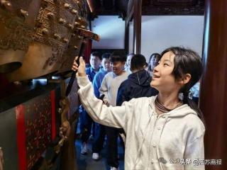 红色薪火砺初心,青春启航向未来