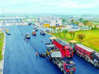 宁滁高速公路南京段沥青摊铺全部完成