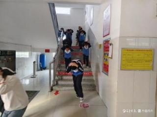 安全意识入童心—广平镇双庙魏小学开展地震应急避险疏散演练活动