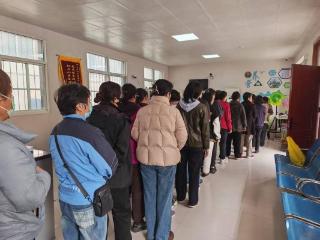济南市莱芜区凤城街道东方红社区:免费筛查护健康 便民服务暖万家