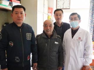 重阳敬老送温暖 中医关怀暖人心 药王传中医医院开展重阳慰问孤寡老人及困难户行动