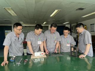 破题攻坚 锐捷争先 ——记山东中烟青岛卷烟厂制丝车间“锐捷”维修班组