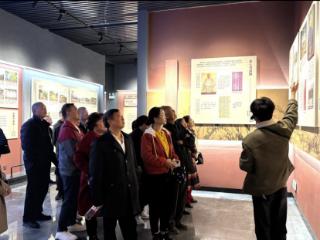 传承红色基因,争做敬老表率——国富人寿贵州分公司党支部联合红枫湖镇开展主题党日活动