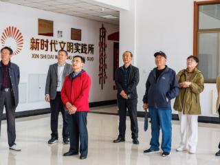 荣成公交集团:重阳敬老鉴发展,共话民生暖金秋