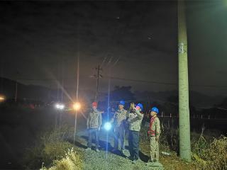 国网云霄县供电公司:加强设备夜间特巡防污闪