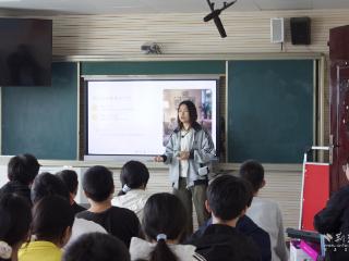 从家之暖到国之责 中学生对话大学生共筑担当