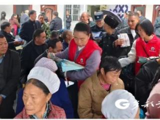 凤冈县进化镇:情系重阳守“钱袋”,警民合力筑牢老年反诈“防护墙”