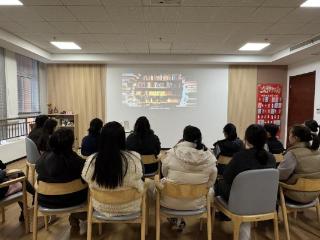 启东市惠萍镇:“浸润书香・共品经典”让文字温暖时光