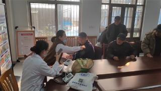 滨城区区直机关医院、市中中心开展“暖心义诊进乡村 健康服务零距离”义诊活动