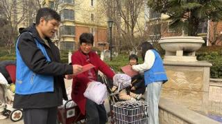 济宁市任城区南张街道悦心社区开展“银龄安康工程”宣传活动