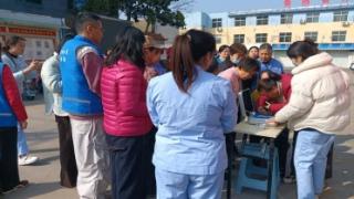 济宁市任城区金城街道兴东社区开展“网格学雷锋 义诊惠民生”志愿服务活动