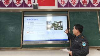 阳信县流坡坞镇卫生院开展学校食堂从业人员传染病防控和食品安全标准培训