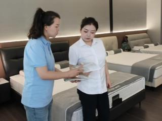 瑞众保险山东分公司淄博中支开展防范非法金融活动进商圈活动