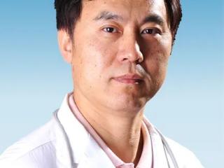 5月21日,北京胸科医院胸外科知名专家刘树库来烟台市奇山医院坐诊