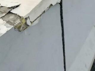 河北唐山迁西一桥梁疑似移位下沉，现场施工人员：先排查，待明确原因后维修