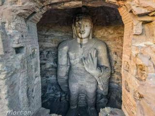 “佛像太冷流鼻涕和眼泪”官方回应：第18窟将实施封闭管理