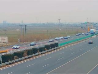 新元高速机场互通出口路段交安改造顺利完工并投入使用