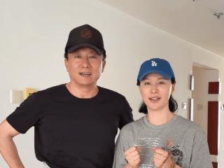 房子斌夫妇结束3年租房陪读生活，18岁女儿成绩好还漂亮，很争气