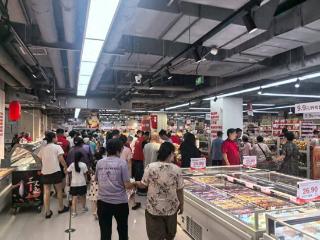 京东涿州首店开业 美团阿里加速布局 零售巨头角逐硬折扣超市