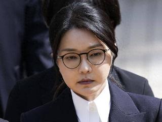 尹锡悦夫妇拒不认命，4个小时的讯问，硬是撬不开金建希的嘴
