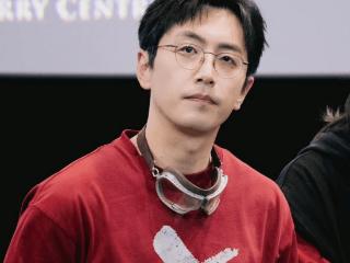 白客疑似被00后女友逼宫！相差12岁谈了4年，女方秀恩爱惹怒粉丝