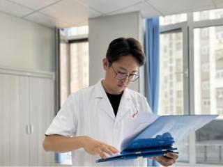 潍坊汉生堂医院韩一民：承岐黄薪火 解肌肤“疑难杂症”
