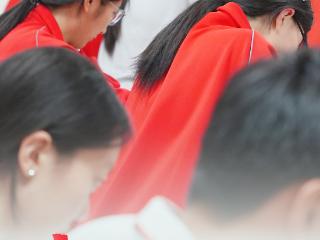 海报丨笔下藏山河 此战必成歌！