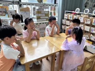 广信区枫岭头镇中心幼儿园开展“全国爱眼日”主题活动