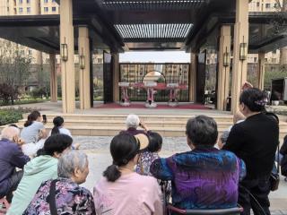 杂技艺术进社区 文化惠民暖人心