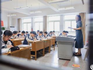组图｜临沂第二中学高考学子：用奋力一搏 换青春无悔