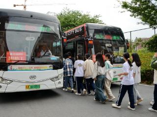 合肥公交“985专列”为高考考生提供接送服务