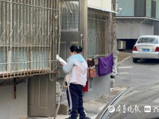 勇敢逐梦，烟台励志女孩坐轮椅高考，曾只能趴着学习考上高中