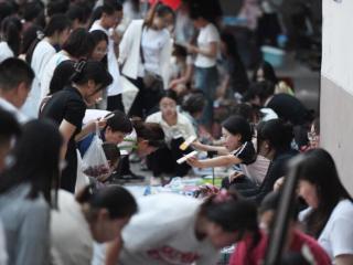 校园“跳蚤市场”火起来