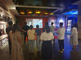 滨城区区直机关医院青年理论学习小组开展红色实地学习活动