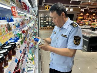 平阴县市场监督管理开展牛奶乳制品安全检查