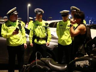 滨州公安交警为护航高考静音，严厉整治飙车炸街违法行为