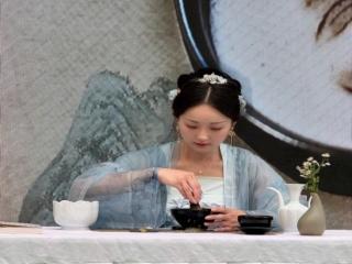 青岛茶博会现“宋代茶事”：盏中雪沫拂开千年风雅