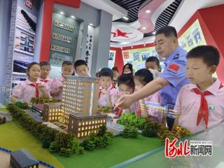秦皇岛市海港区吉星里社区开展国防主题研学活动