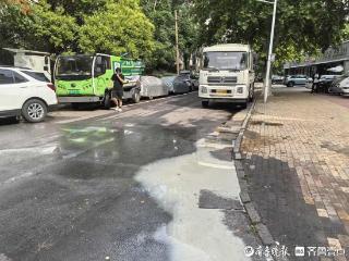 壹点帮办丨垃圾车“漏汤”愁坏居民！环卫部门：尽快另寻转运点