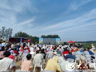 2025年“乡村好时节·游购乡村”梁山县黄河滩西瓜旅游季活动在赵堌堆乡黄河风生态园开幕