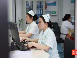 沿河人民医院||李媛英：一袭白衣是无悔的追求