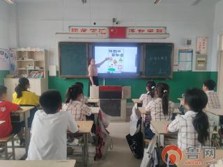 枣庄市市中区永安镇遗棠小学开展了以练筑防，共绘防溺“安全色”
