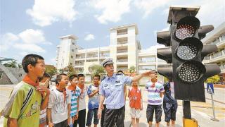 厦门民警陈清洲获第九届全国道德模范提名奖